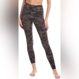 SPANX Camo Look At Me Now Leggings‎ Size Large Grey Seamless High Waist